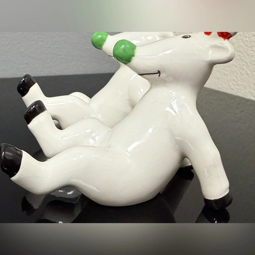 Vintage‎ Christmas Festive Reindeer Salt & Pepper Holiday Shaker Set ~4”